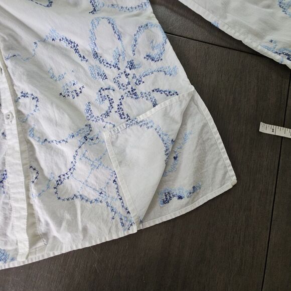 Chico's Cross Stich Embroidered White Button Up Top Blouse Size 0 Small - Picture 9 of 10